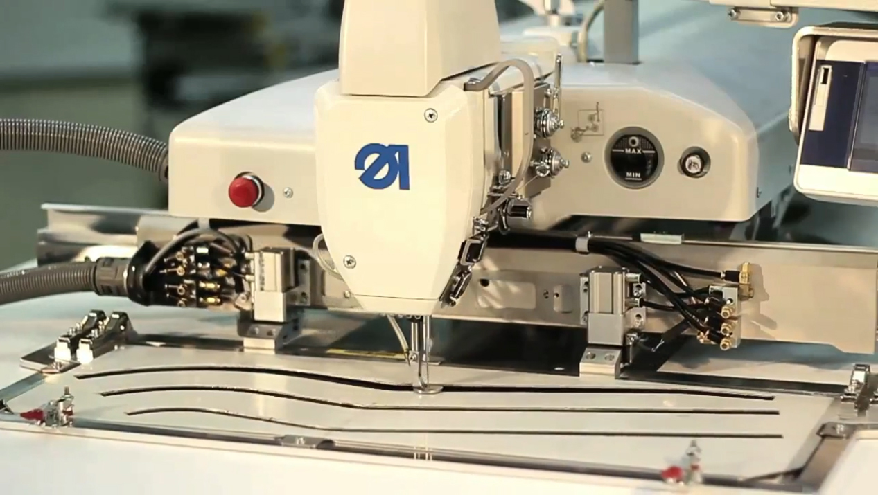 Otomatik Klemp Sistemli, CNC-Kontrollü 600 X 200 mm Çalışma Alanlı Dikiş Otomatı