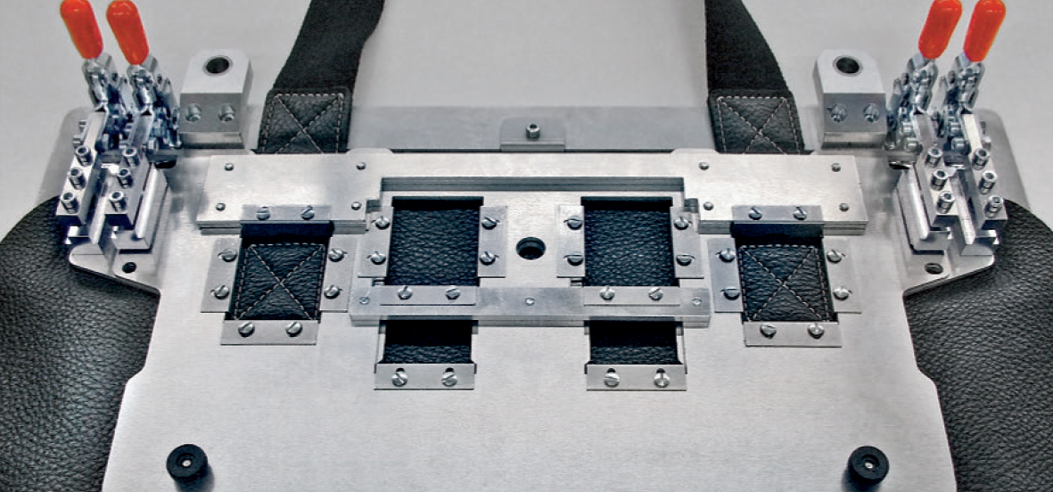 CNC Kontrollü, Geniş Alanlı - Alternatif Klemp Sistemli, 600 x 550 mm Çalışma Alanlı Dikiş Otomatı