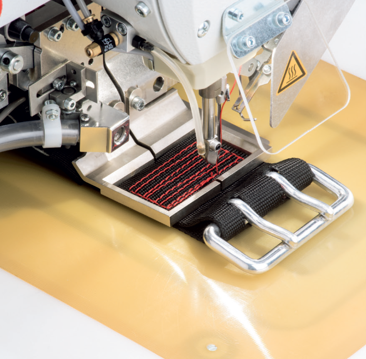CNC Kontrollü, Otomatik Klemp Sistemli, 200 x 100 mm Çalışma Alanı, Sıcak İplik Kesmeli Dikiş Otomatı